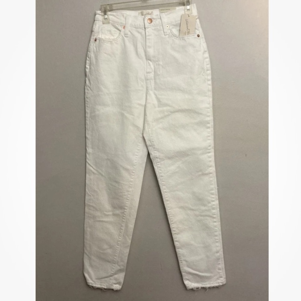 7-4 Universal Thread White Jeans Vintage Straight Stretch 2 NWT NEW
